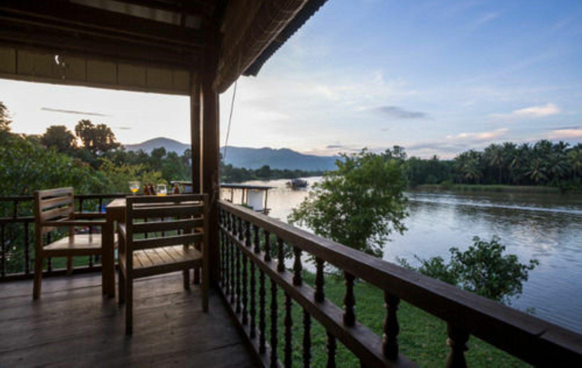 Champa Lodge Kampot Buitenkant foto